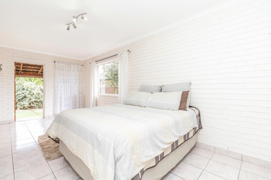 4 Bedroom Property for Sale in Radiokop Gauteng