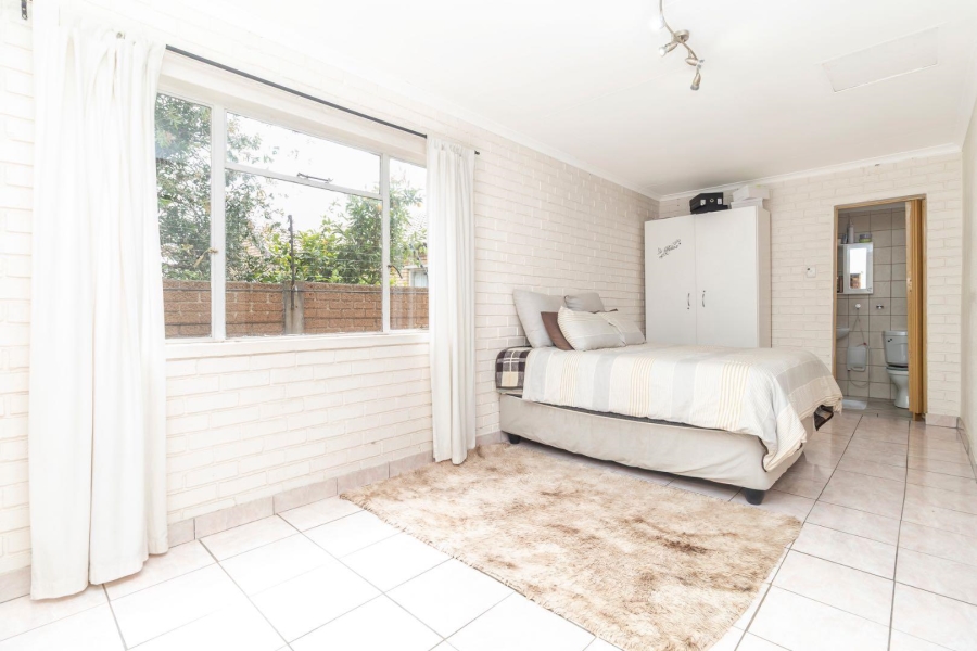 4 Bedroom Property for Sale in Radiokop Gauteng