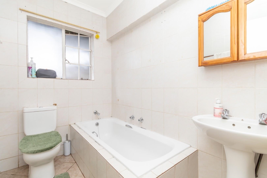 4 Bedroom Property for Sale in Radiokop Gauteng