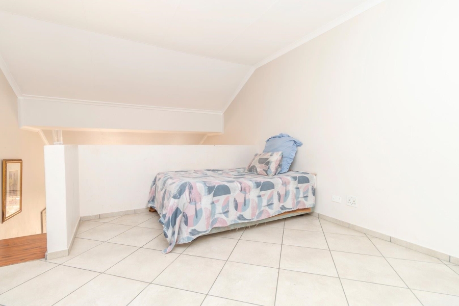 4 Bedroom Property for Sale in Radiokop Gauteng