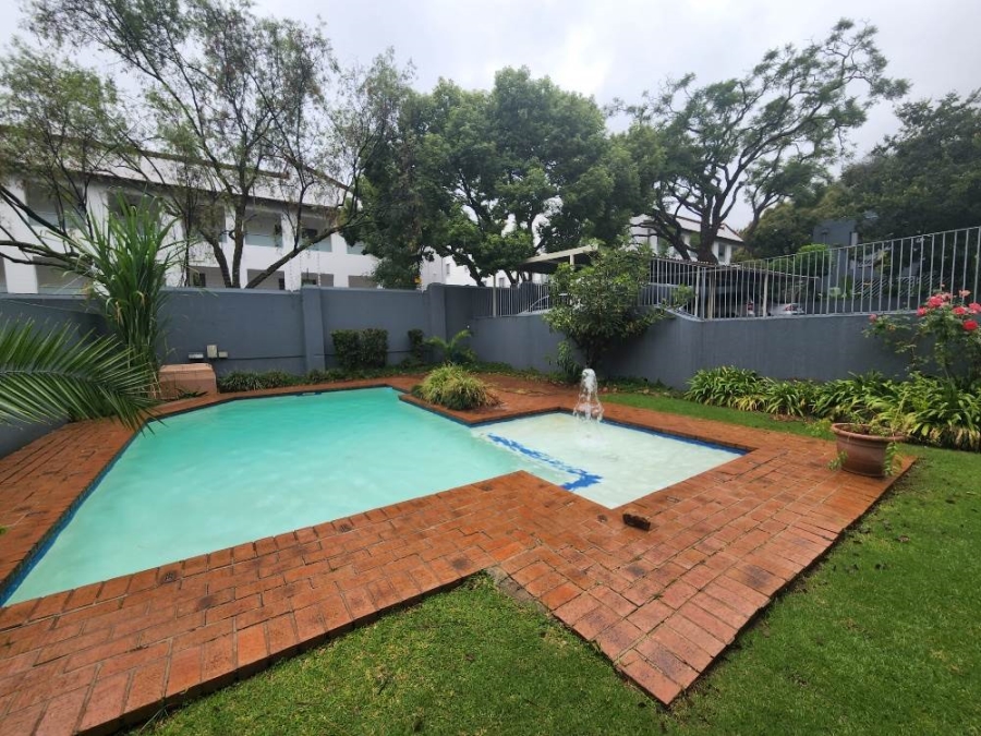 To Let 2 Bedroom Property for Rent in Sandown Gauteng