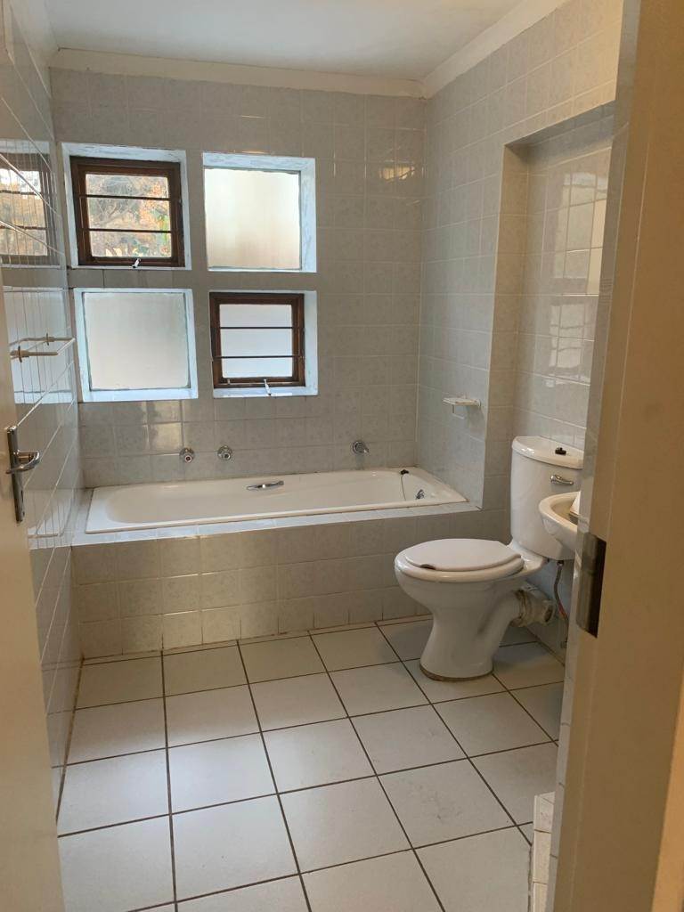 To Let 2 Bedroom Property for Rent in Sandown Gauteng