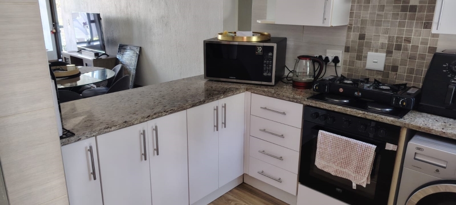 To Let 2 Bedroom Property for Rent in Sandown Gauteng