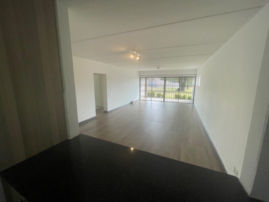 2 Bedroom Property for Sale in Lonehill Gauteng