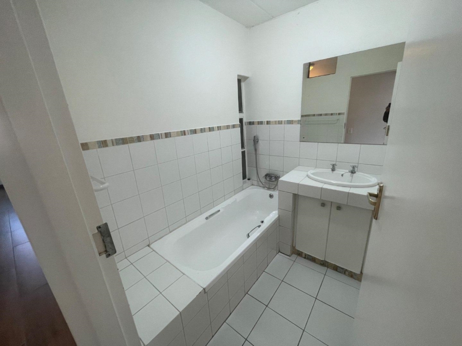 2 Bedroom Property for Sale in Lonehill Gauteng