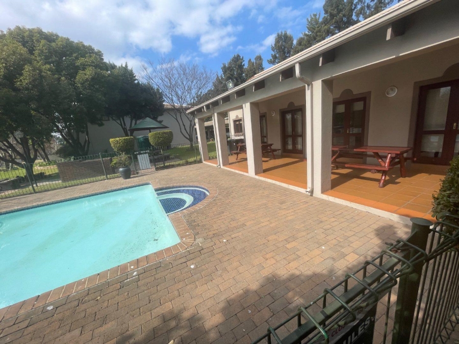 2 Bedroom Property for Sale in Lonehill Gauteng