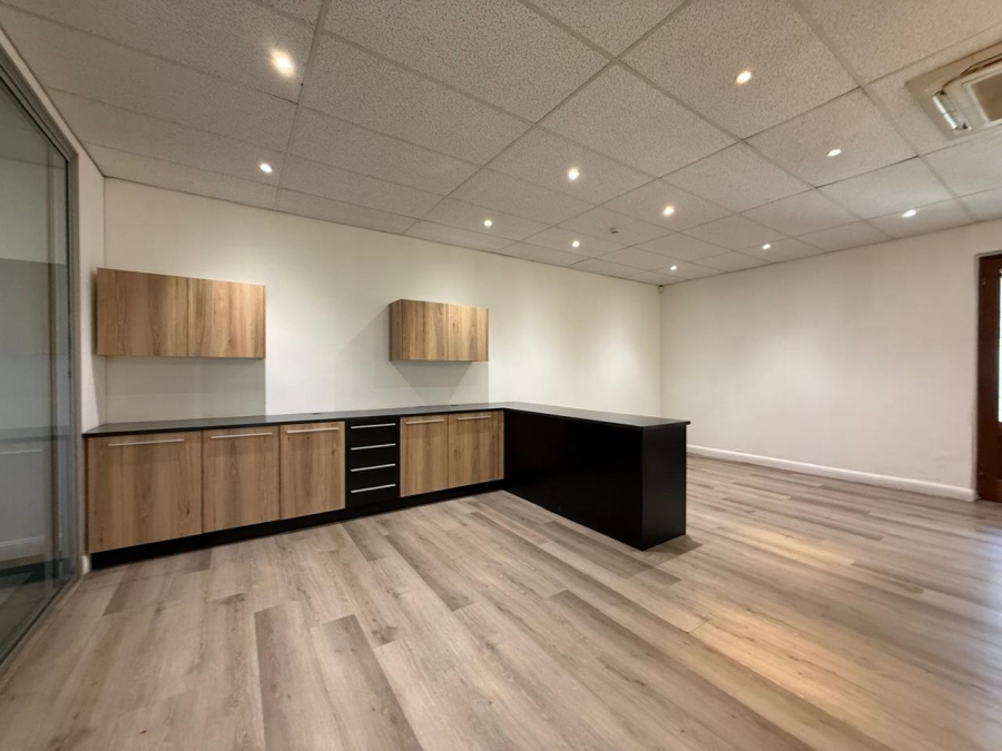 To Let commercial Property for Rent in Barlow Park Gauteng