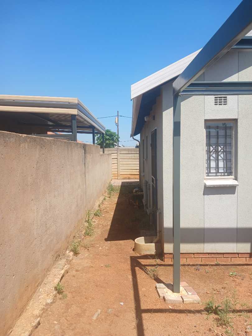 3 Bedroom Property for Sale in Rosslyn Gauteng