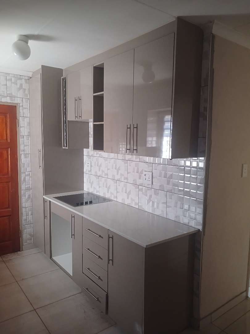 3 Bedroom Property for Sale in Rosslyn Gauteng