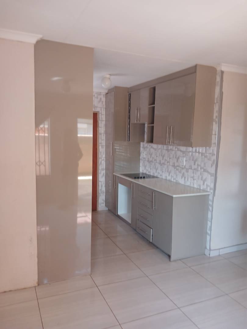 3 Bedroom Property for Sale in Rosslyn Gauteng