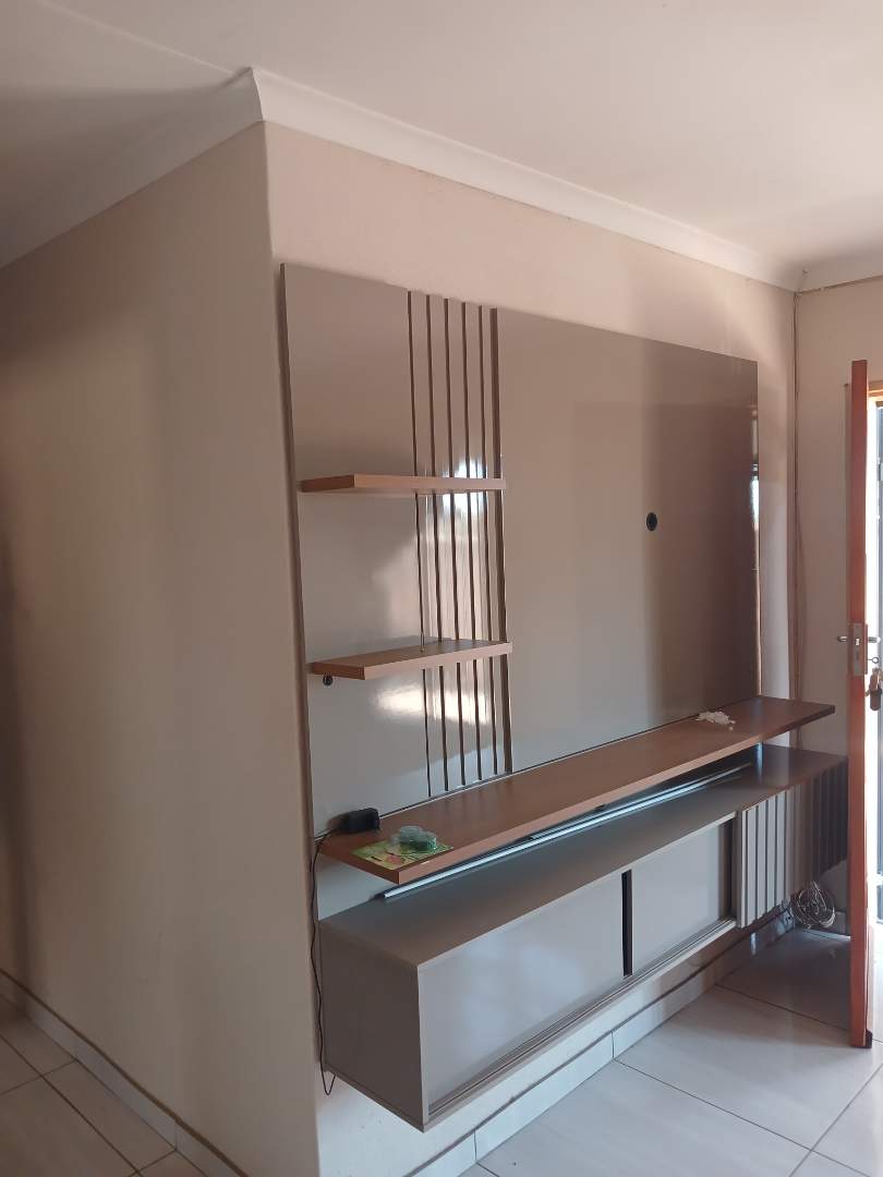 3 Bedroom Property for Sale in Rosslyn Gauteng