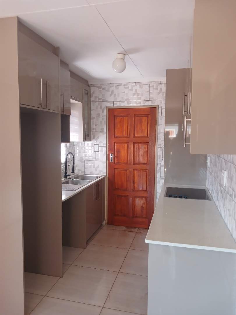 3 Bedroom Property for Sale in Rosslyn Gauteng