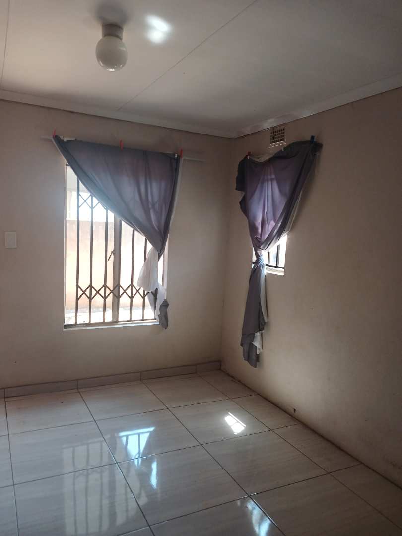 3 Bedroom Property for Sale in Rosslyn Gauteng