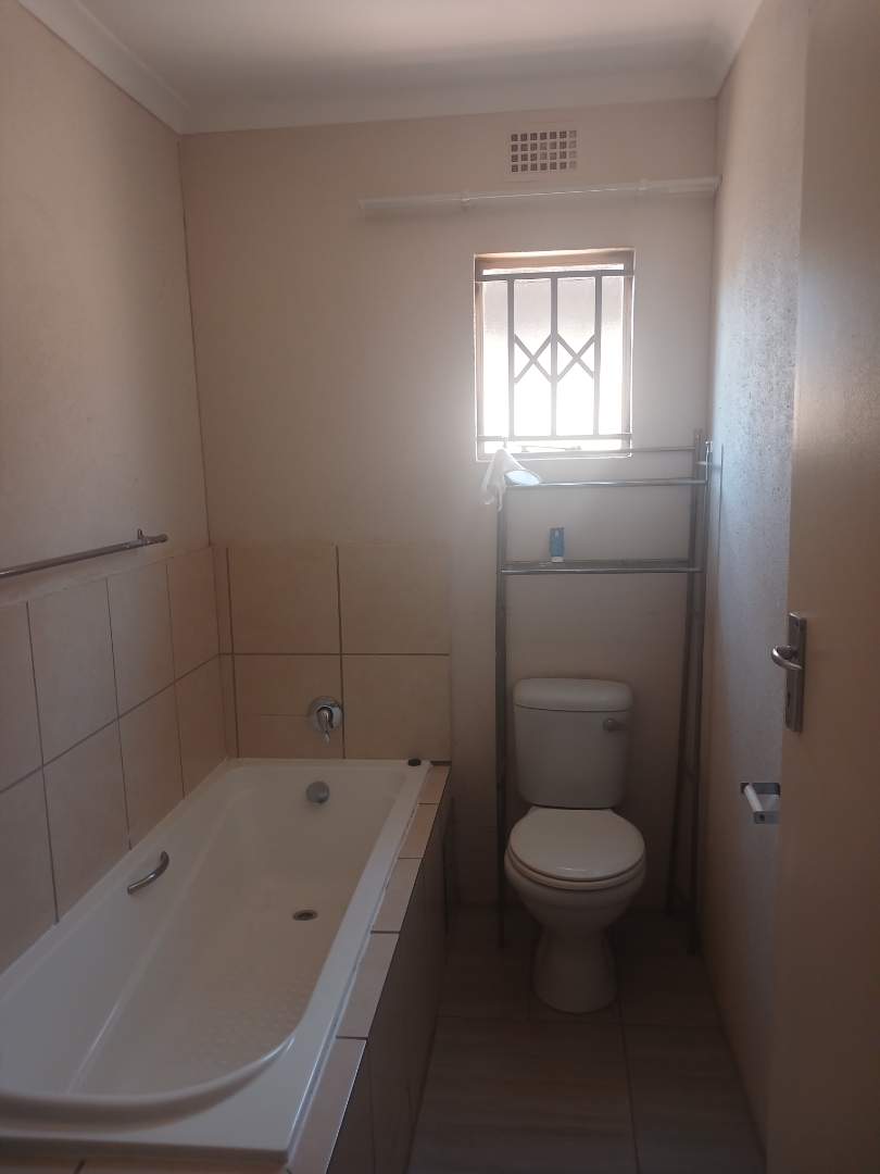 3 Bedroom Property for Sale in Rosslyn Gauteng
