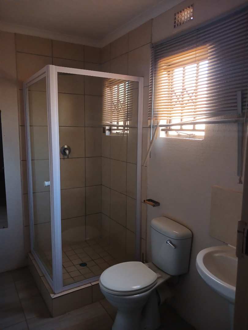 3 Bedroom Property for Sale in Rosslyn Gauteng