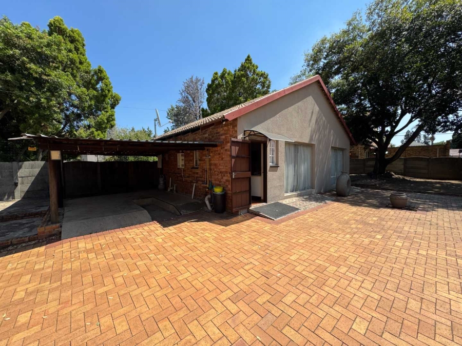 3 Bedroom Property for Sale in Brackenhurst Gauteng