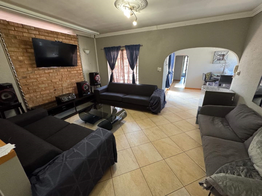 3 Bedroom Property for Sale in Brackenhurst Gauteng