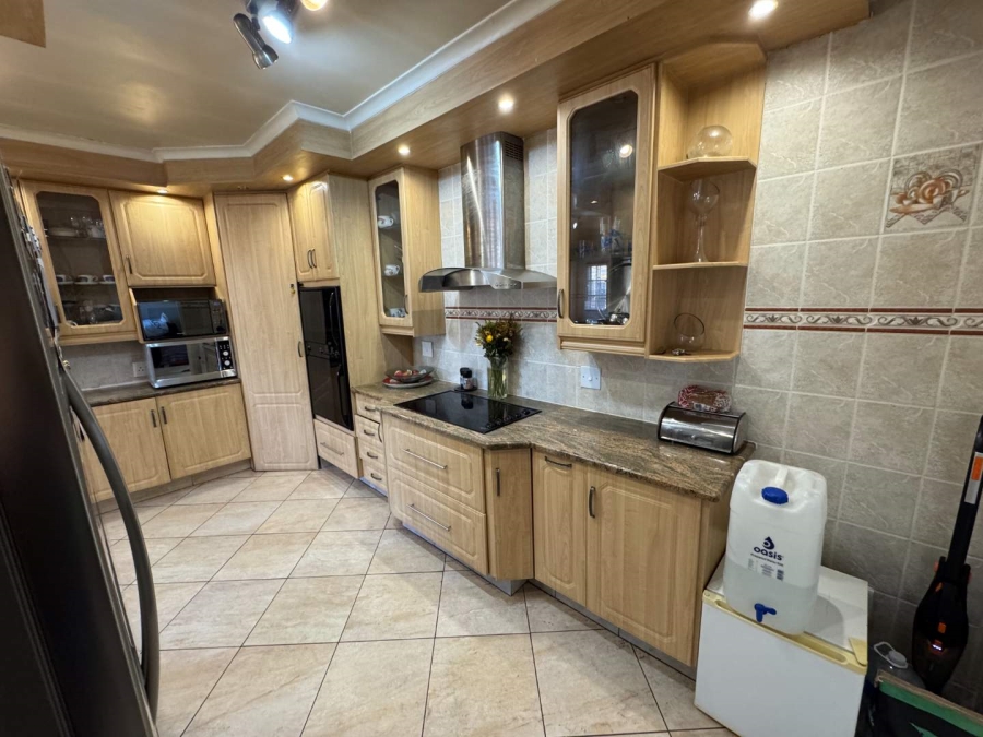 3 Bedroom Property for Sale in Brackenhurst Gauteng