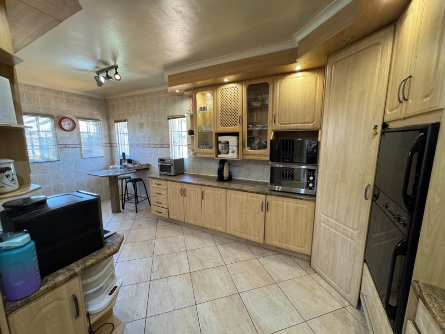 3 Bedroom Property for Sale in Brackenhurst Gauteng