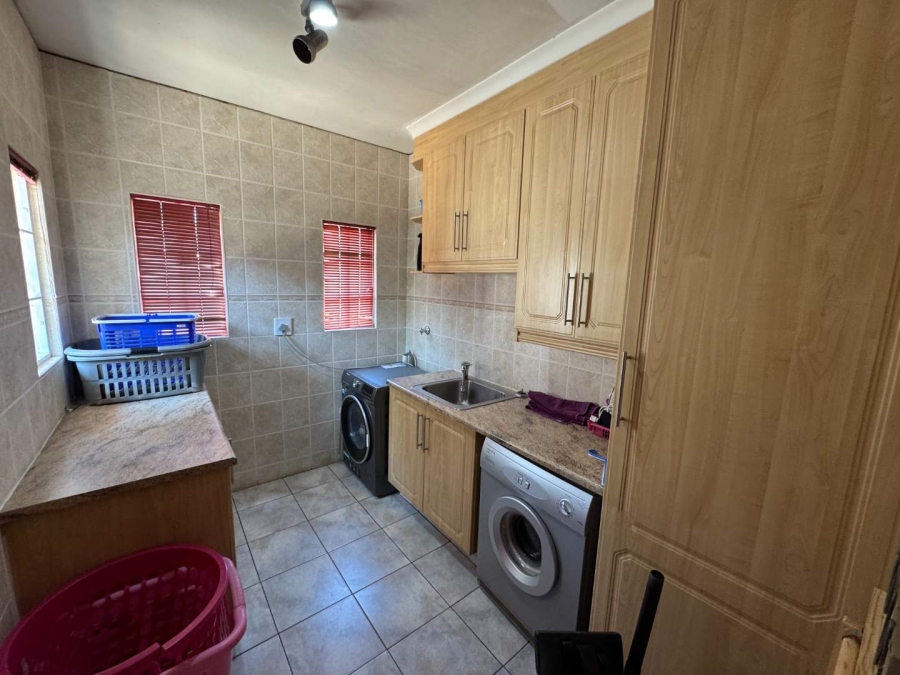 3 Bedroom Property for Sale in Brackenhurst Gauteng