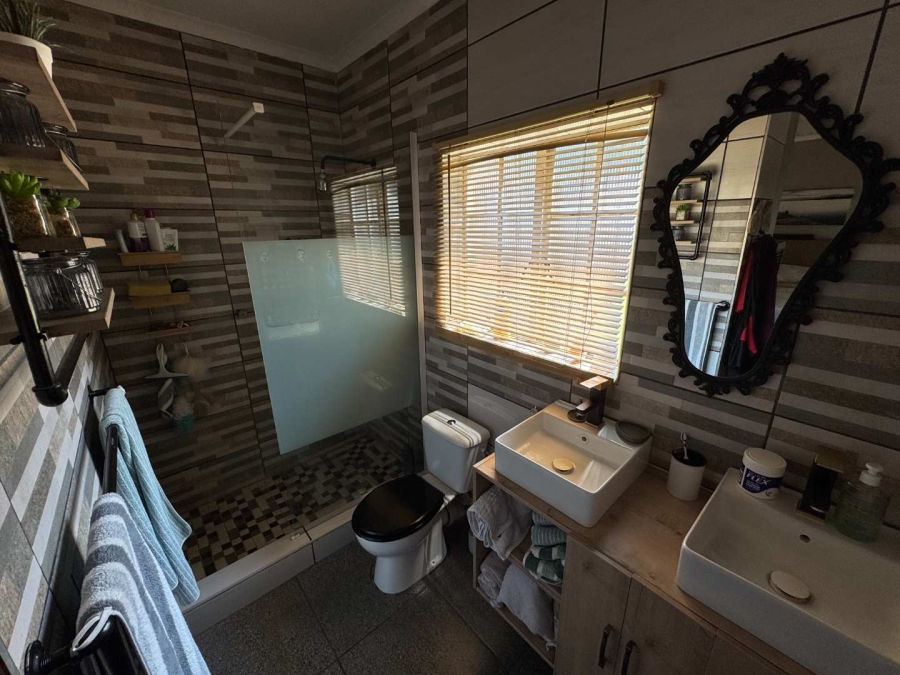 3 Bedroom Property for Sale in Brackenhurst Gauteng