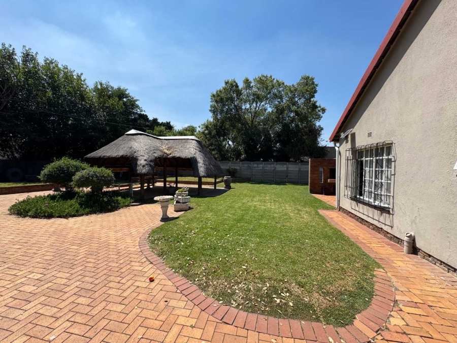 3 Bedroom Property for Sale in Brackenhurst Gauteng