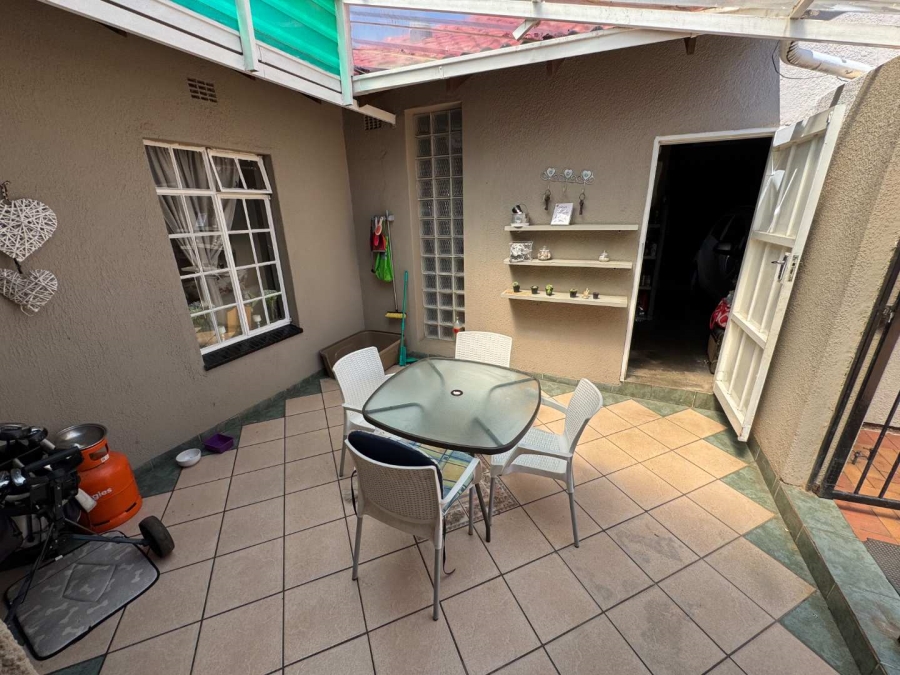 3 Bedroom Property for Sale in Brackenhurst Gauteng