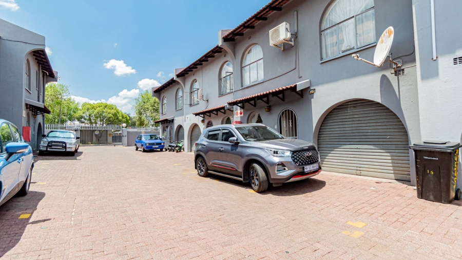 3 Bedroom Property for Sale in Verwoerdpark Gauteng