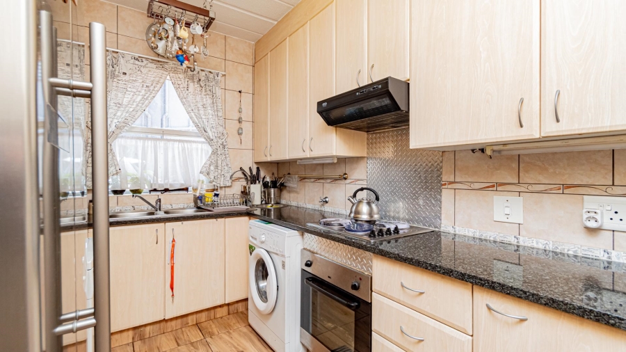 3 Bedroom Property for Sale in Verwoerdpark Gauteng