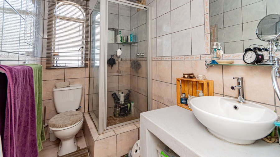 3 Bedroom Property for Sale in Verwoerdpark Gauteng