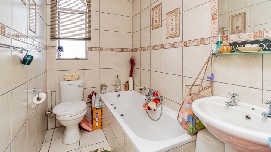 3 Bedroom Property for Sale in Verwoerdpark Gauteng