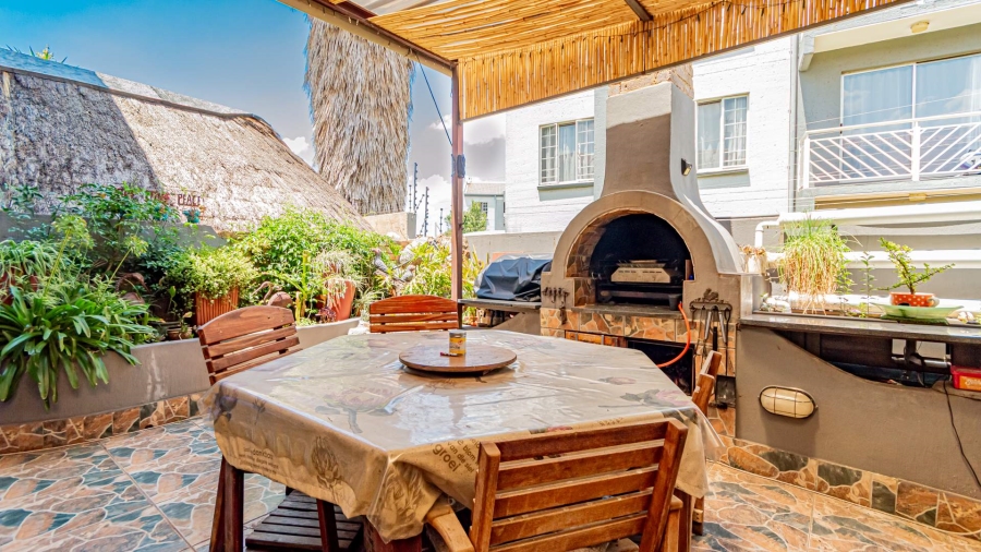 3 Bedroom Property for Sale in Verwoerdpark Gauteng