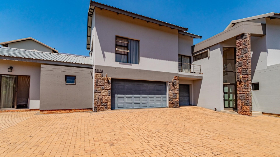 5 Bedroom Property for Sale in Eye of Africa Gauteng