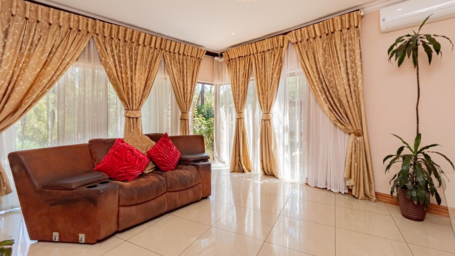 5 Bedroom Property for Sale in Eye of Africa Gauteng