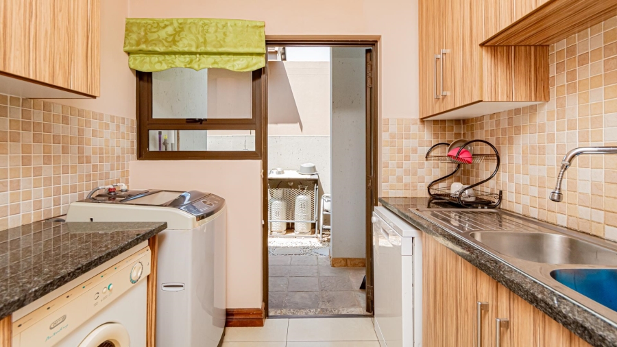 5 Bedroom Property for Sale in Eye of Africa Gauteng