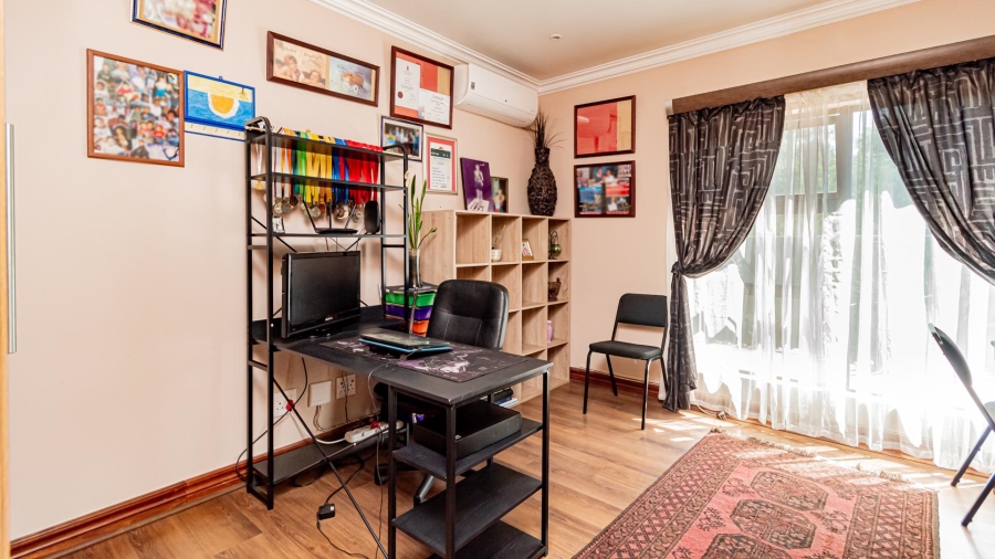 5 Bedroom Property for Sale in Eye of Africa Gauteng