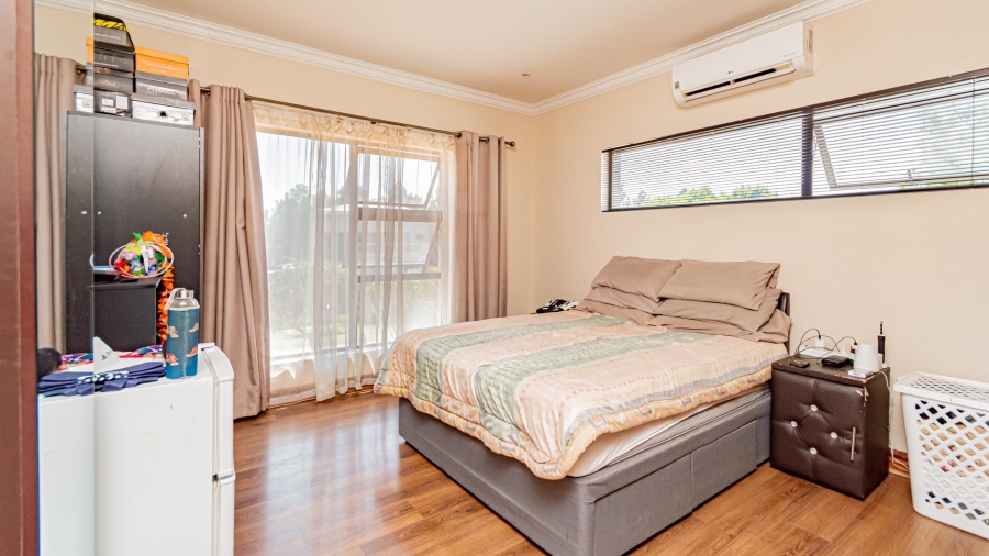 5 Bedroom Property for Sale in Eye of Africa Gauteng