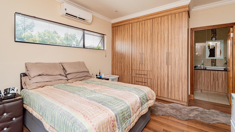 5 Bedroom Property for Sale in Eye of Africa Gauteng