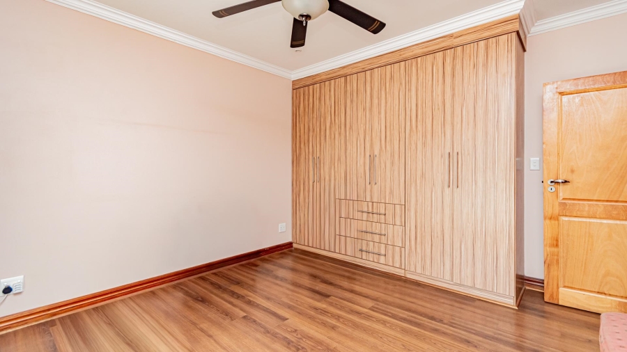 5 Bedroom Property for Sale in Eye of Africa Gauteng