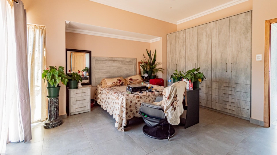 5 Bedroom Property for Sale in Eye of Africa Gauteng