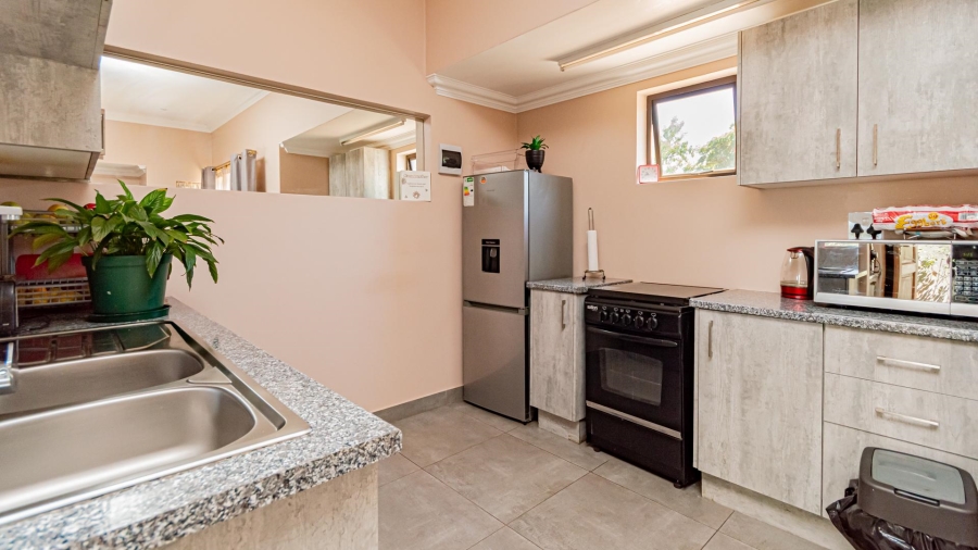 5 Bedroom Property for Sale in Eye of Africa Gauteng