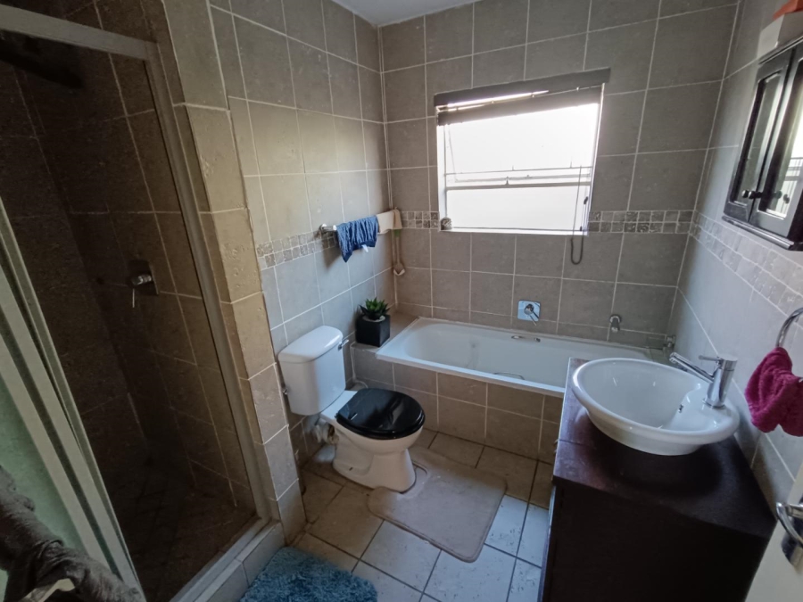 3 Bedroom Property for Sale in Heuwelsig Estate Gauteng