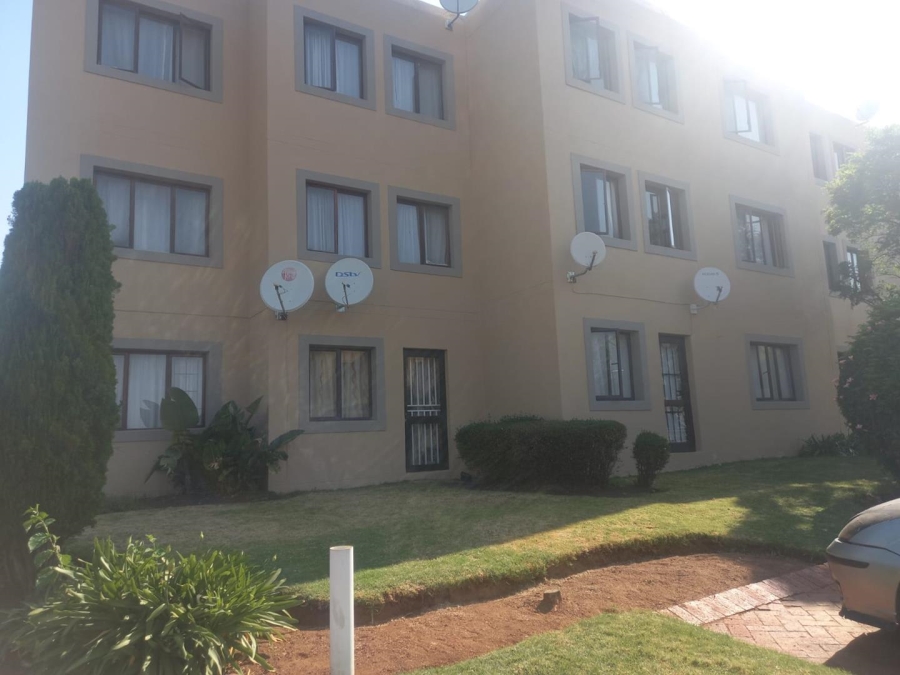 1 Bedroom Property for Sale in Weltevreden Park Gauteng