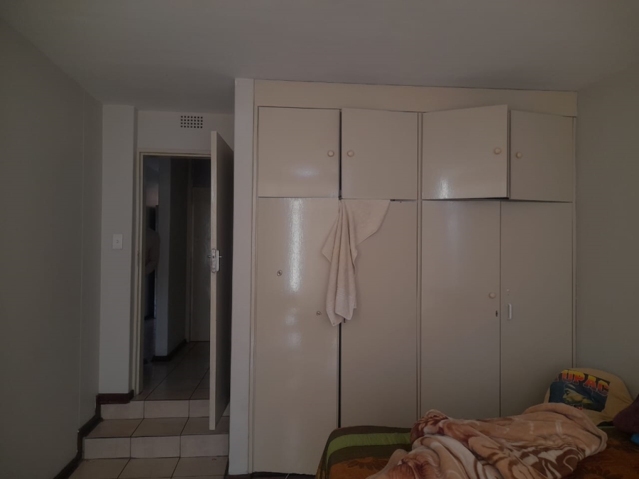 2 Bedroom Property for Sale in Yeoville Gauteng