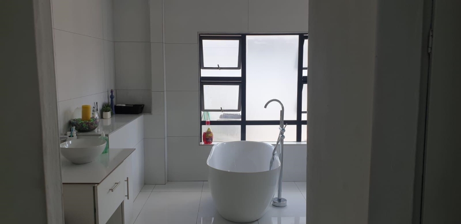 3 Bedroom Property for Sale in Rooihuiskraal Gauteng