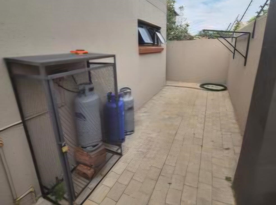 4 Bedroom Property for Sale in Sinoville Gauteng