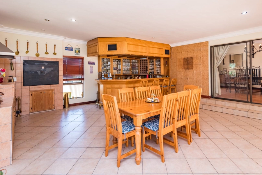 4 Bedroom Property for Sale in Ruimsig Gauteng