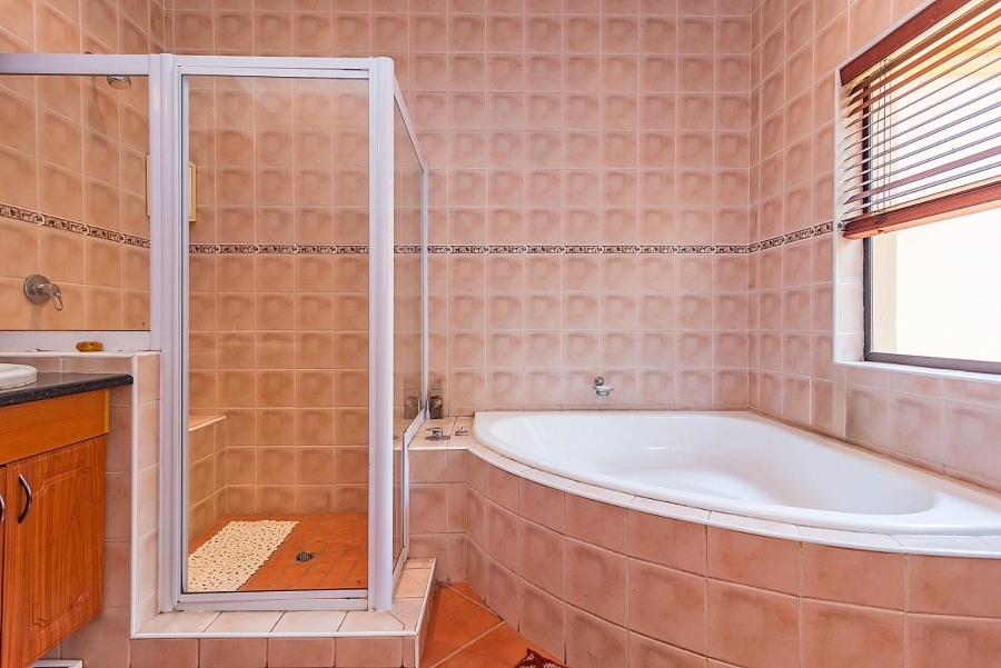 4 Bedroom Property for Sale in Ruimsig Gauteng