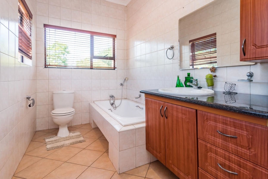 4 Bedroom Property for Sale in Ruimsig Gauteng