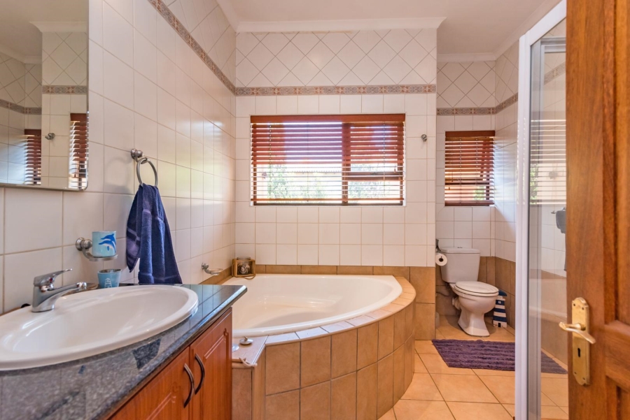 4 Bedroom Property for Sale in Ruimsig Gauteng